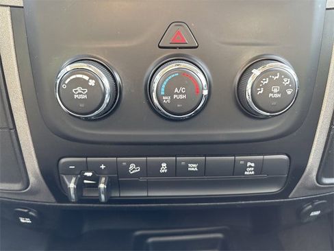 Used 2018 RAM 2500 Tradesman w/ Chrome Appearance Group image 32