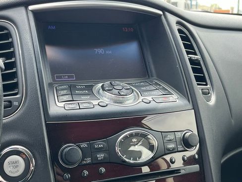 Used 2017 INFINITI QX50 2WD w/ Deluxe Touring Package image 11