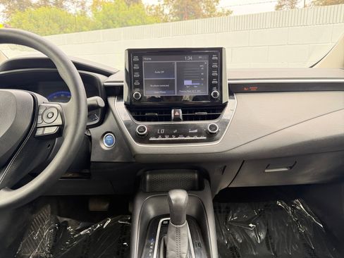 Used 2020 Toyota Corolla LE w/ Carpet Mat Package (TMS) FWD image 15