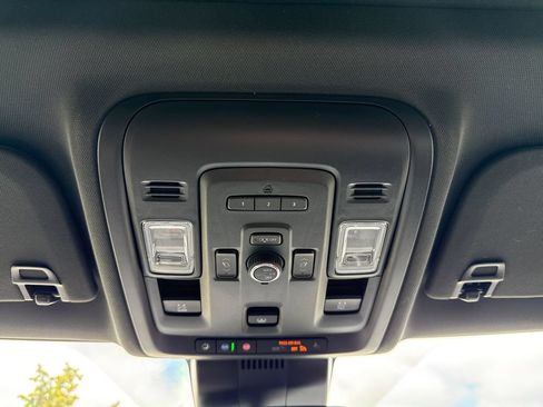 Used 2024 GMC Yukon AT4 AWD/4WD image 26