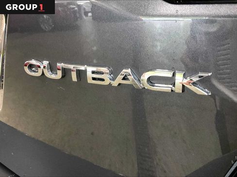 Used 2025 Subaru Outback Premium AWD/4WD image 10