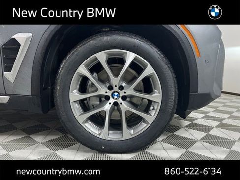 New 2026 BMW X5 xDrive40i w/ Premium Package image 9