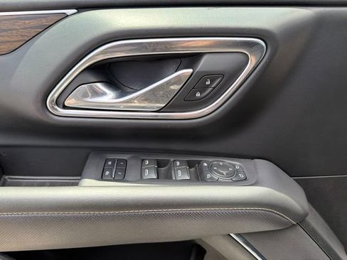 Used 2023 Chevrolet Suburban Premier AWD/4WD image 11