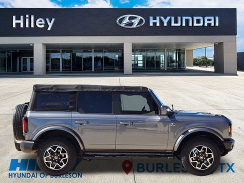 Used 2022 Ford Bronco Outer Banks AWD/4WD image 3