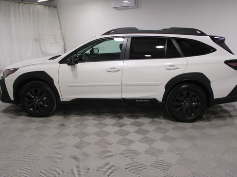 Used 2025 Subaru Outback Onyx Edition image 30