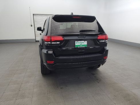 Used 2021 Jeep Grand Cherokee Laredo X image 6