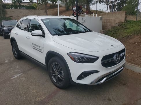 Certified 2026 Mercedes-Benz GLA 250 4MATIC image 1