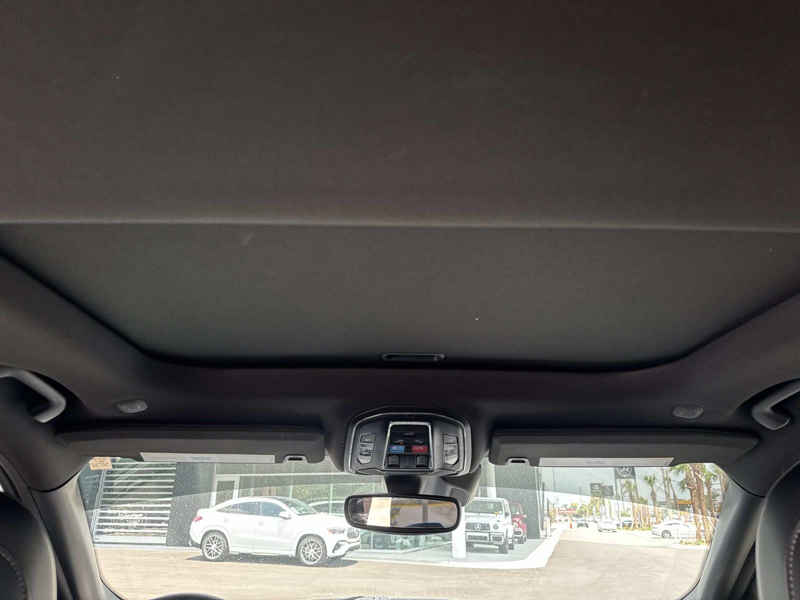 Used 2024 Jeep Grand Cherokee Altitude RWD image 19