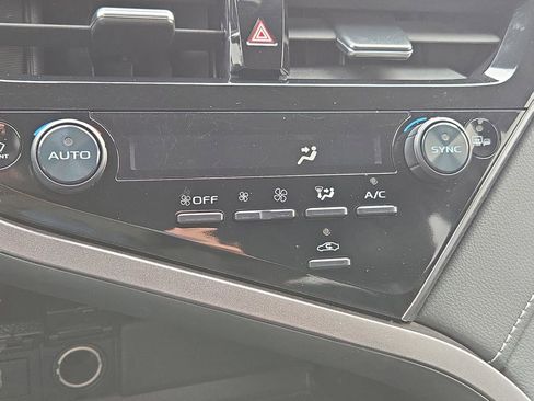 Used 2024 Toyota Camry SE image 23