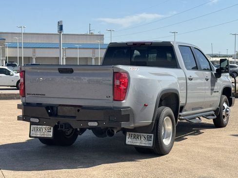 Used 2024 Chevrolet Silverado 3500 LT w/ Texas Edition AWD/4WD image 4