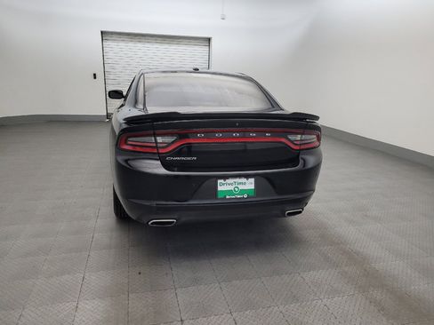 Used 2020 Dodge Charger SXT RWD image 6