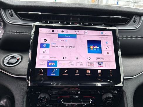 New 2025 Jeep Grand Cherokee Limited w/ Trailer Tow Package AWD/4WD image 12