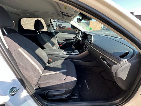 Used 2022 Hyundai Sonata SEL w/ Convenience Package FWD image 11