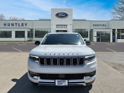 Used 2023 Jeep Wagoneer Series III w/ Convenience Group I image 3