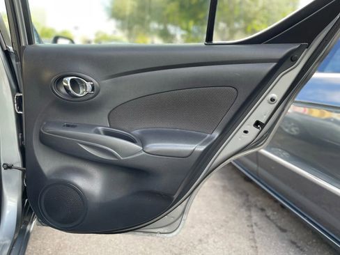 Used 2012 Nissan Versa SL image 29