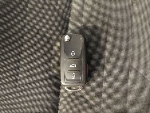 Used 2020 Volkswagen Passat 2.0T S image 32