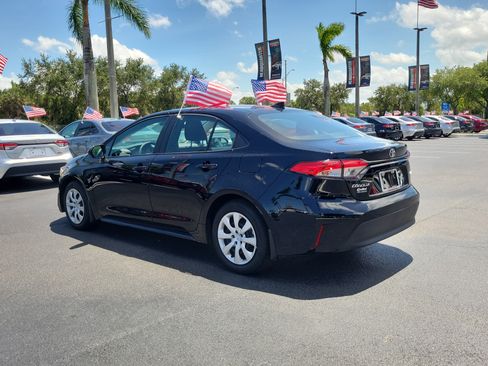 Used 2025 Toyota Corolla LE FWD image 8
