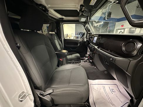 Used 2020 Jeep Wrangler Unlimited Sport image 19