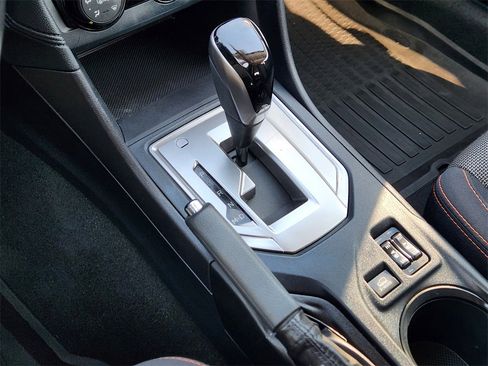 Used 2018 Subaru Crosstrek 2.0i Premium image 19