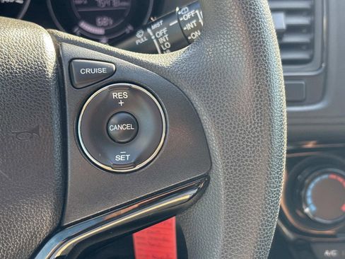 Used 2017 Honda HR-V LX image 21