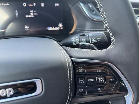 New 2025 Jeep Grand Cherokee Overland w/ Luxury Tech Group IV image 30