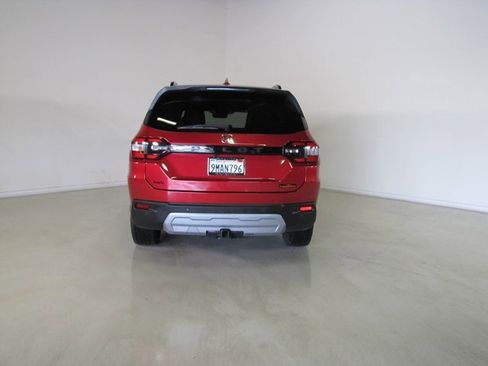 Certified 2024 Honda Pilot TrailSport image 24