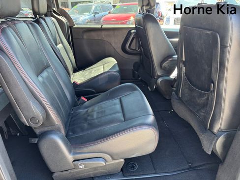 Used 2018 Dodge Grand Caravan GT image 25