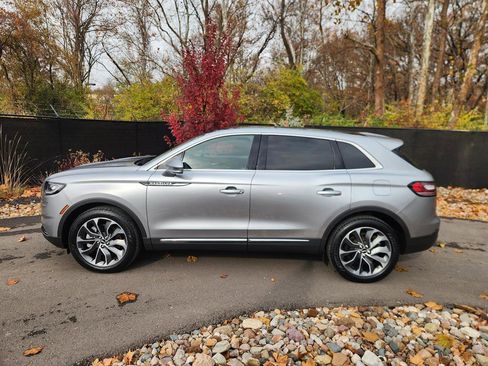 Certified 2021 Lincoln Nautilus Reserve image 2