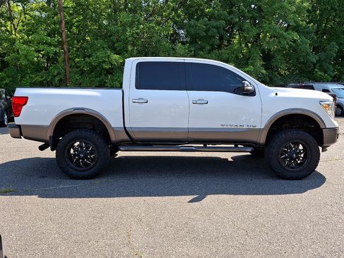 Used 2018 Nissan Titan Platinum Reserve AWD/4WD image 5