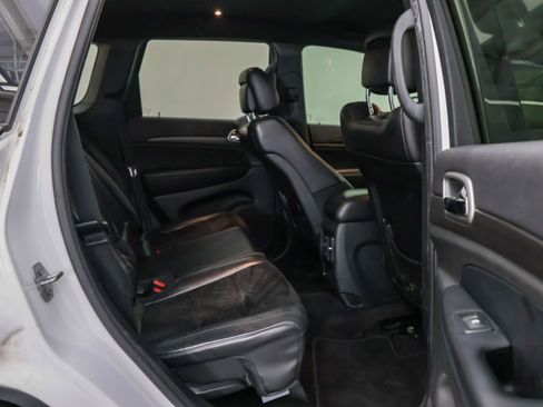 Used 2017 Jeep Grand Cherokee Altitude image 9