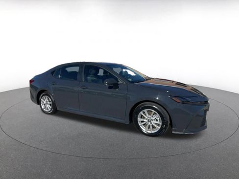 Used 2025 Toyota Camry LE image 2