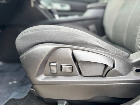 Used 2017 GMC Terrain SLE image 32