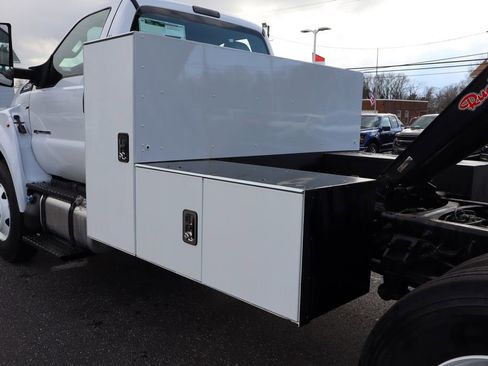 New 2027 Ford F750 2WD Regular Cab Super Duty image 21