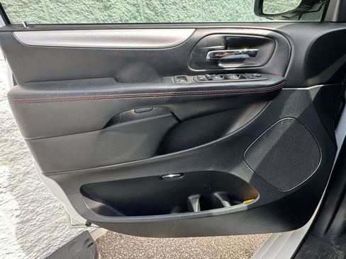 Used 2019 Dodge Grand Caravan GT FWD image 21