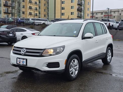Used 2016 Volkswagen Tiguan SE image 3
