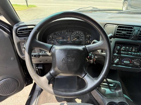 Used 2002 Chevrolet S10 Pickup LS w/ LS Preferred Equipment Group RWD image 15