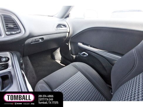 Used 2023 Dodge Challenger SXT w/ Blacktop Package image 11