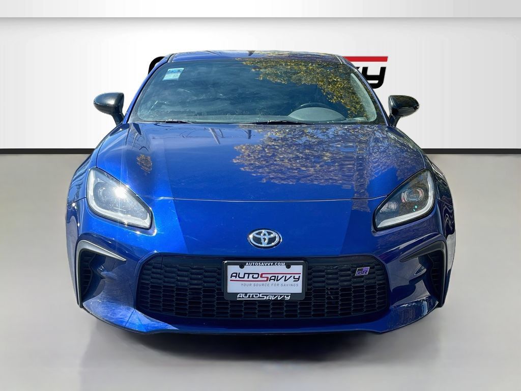 Used 2022 Toyota GR86 RWD image 2
