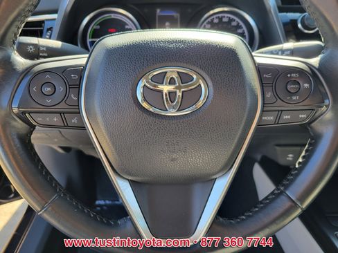 Certified 2018 Toyota Camry SE image 17