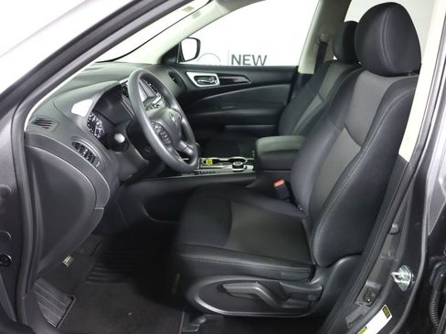 Used 2019 Nissan Pathfinder S image 19