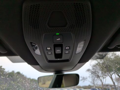 Used 2024 Porsche Macan 4 Electric image 37