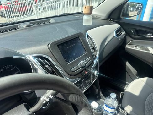 Used 2021 Chevrolet Equinox LS w/ LS Convenience Package FWD image 17