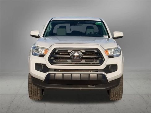 Used 2019 Toyota Tacoma SR image 9