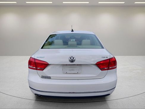 Used 2015 Volkswagen Passat TDI SE FWD image 11
