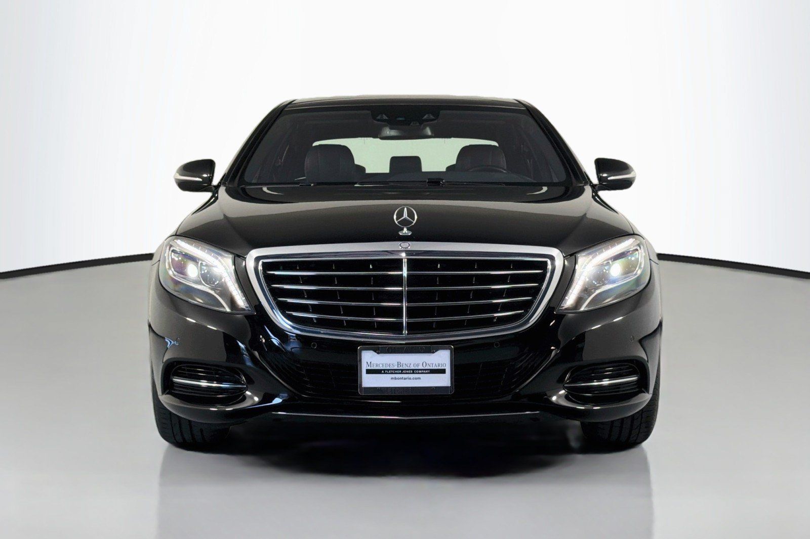 Used 2016 Mercedes-Benz S 550 Sedan image 2