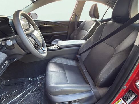 Used 2025 Toyota Camry XLE FWD image 14