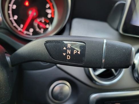 Used 2020 Mercedes-Benz GLA 250 4MATIC image 34