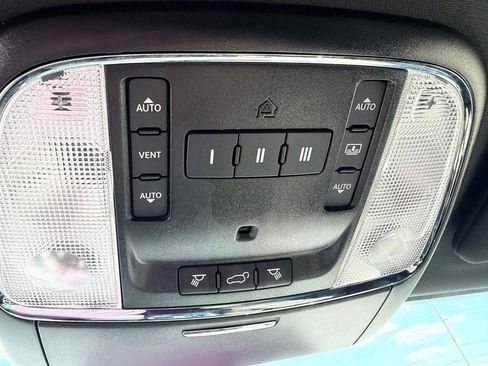 Used 2020 Jeep Grand Cherokee Limited w/ Luxury Group II AWD/4WD image 16