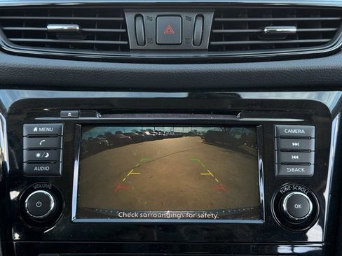 Used 2020 Nissan Rogue SV image 19