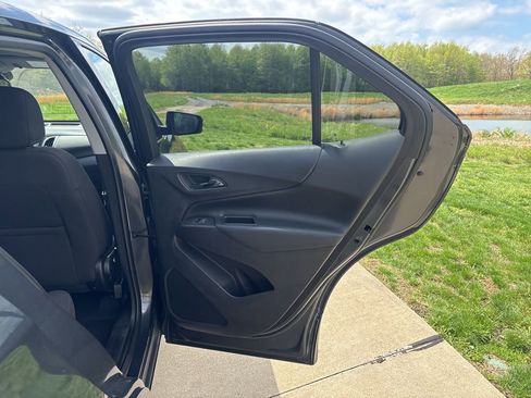 Used 2019 Chevrolet Equinox LT AWD/4WD image 32